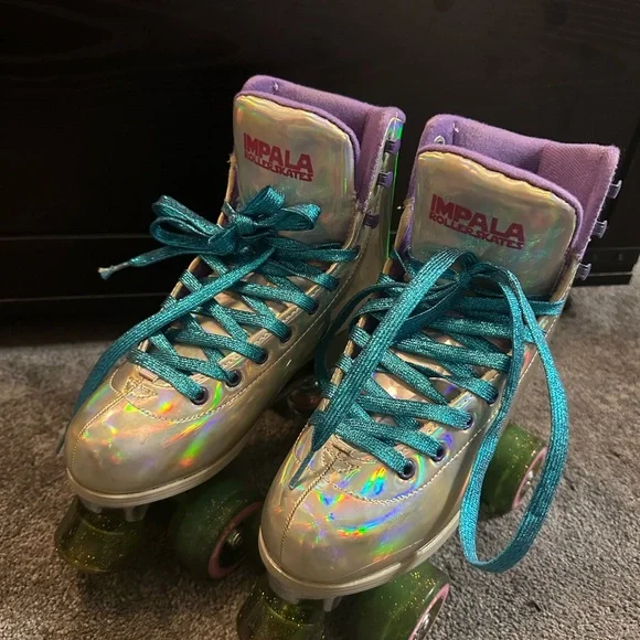 Impala Iridescent Roller Skates - Picture 2 of 4